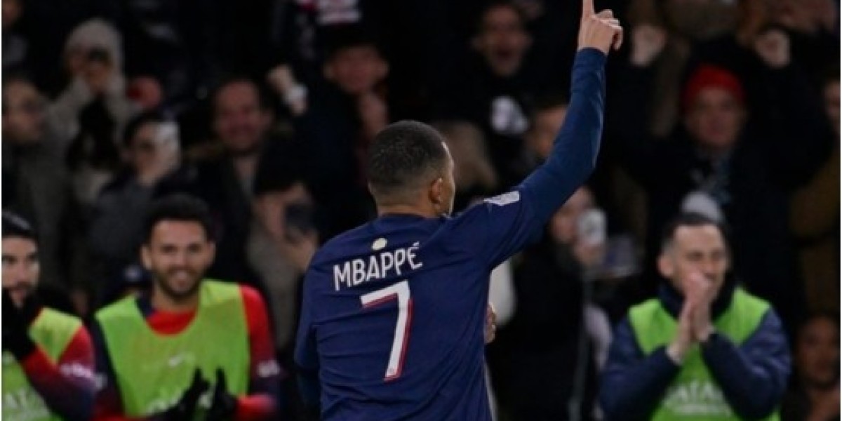 Mbappe faz o hat-trick do PSG e vence o Montpellier